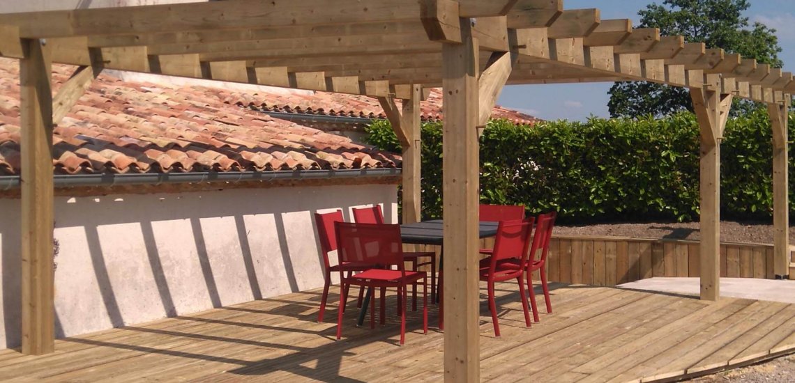 Pergola en bois moduland par paysagiste pays-de-gex à Thoiry (3)