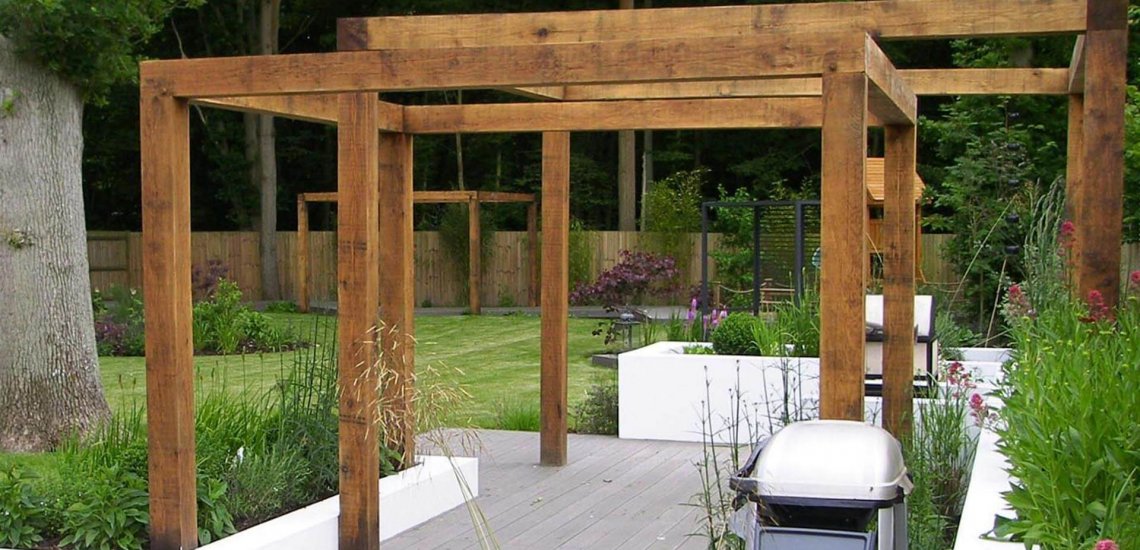 Pergola en bois moduland par paysagiste pays-de-gex à Prevessin (3)