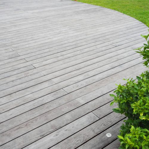 Terrasse en bois à Saint genis pouilly dans le pays de gex par votre paysagiste